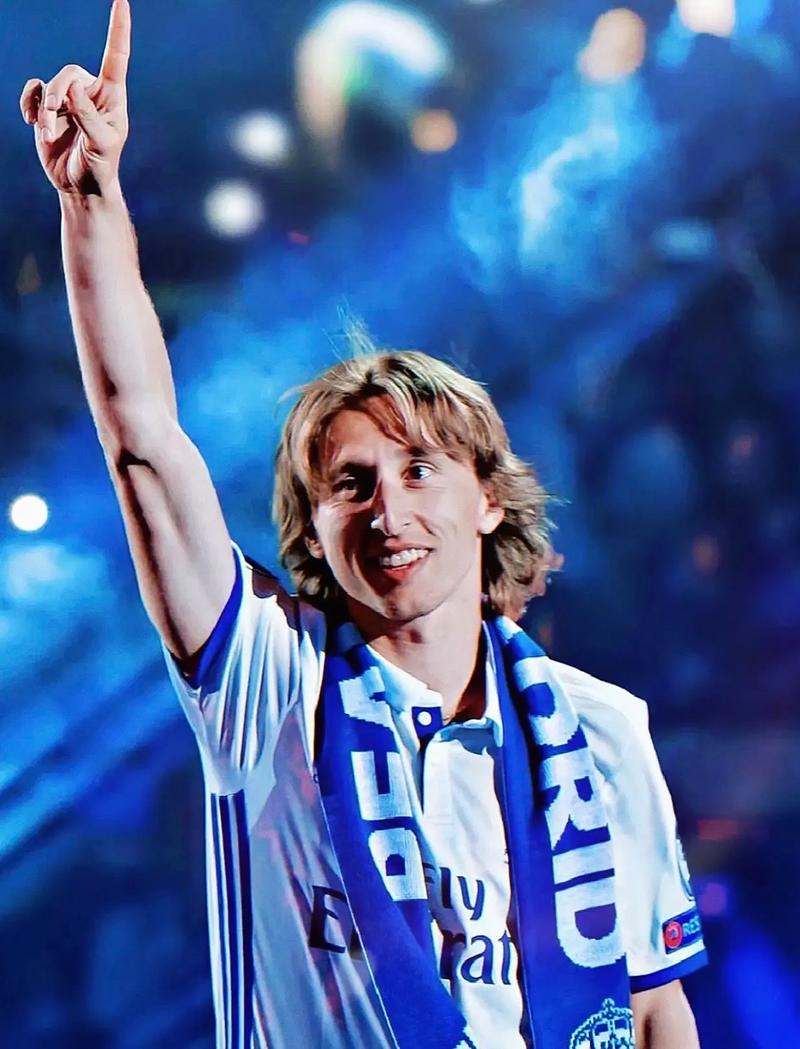 状元打替补？马刺这操作太凡尔赛！文班亚马60分钟净胜64分，悄悄刷新NBA百年历史纪录