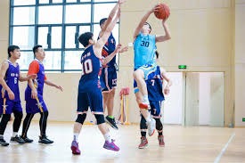 另一个半球的思念，奥斯卡晒出在家观看海港亚冠比赛照片