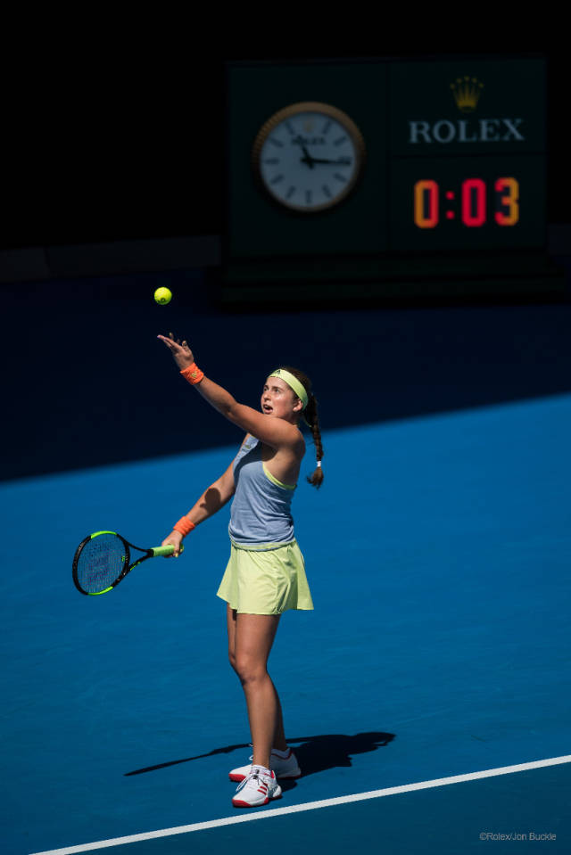 赛场上保持 赛场上保持