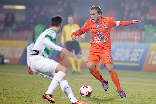 他在场上的 他在场上的